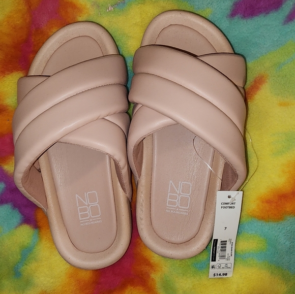 Pink soft cushioned cute sandals size 7! - Picture 3 of 4